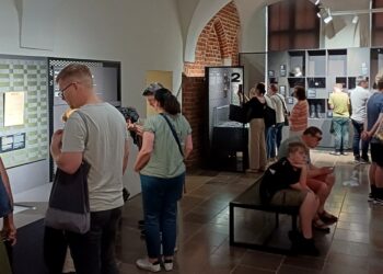 Losy chłopców. Poznaj wspomnienia rodzin o młodych Polakach, których zmuszono do służby w niemieckim wojsku