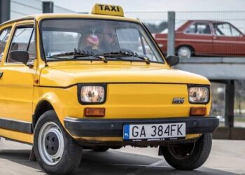 „Telewizor, meble, mały Fiat. Oto marzeń szczyt”, czyli wspominamy z sentymentem malucha