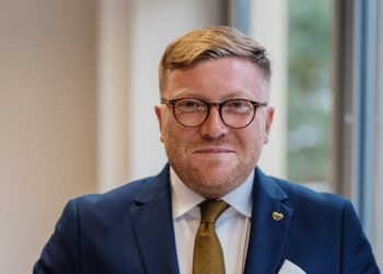 Polskie symbole narodowe podlegają ochronie prawnej. Co to oznacza? wyjaśnia dr Tomasz Snarski z Uniwersytetu Gdańskiego