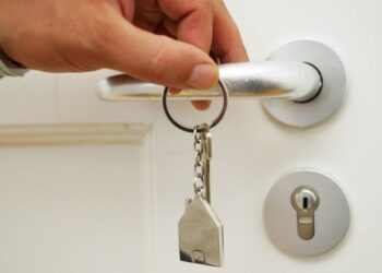 Kto powinien ponosić koszty szkód spowodowanych przez najemców? Zapytaliśmy eksperta