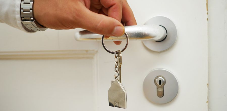 Kto powinien ponosić koszty szkód spowodowanych przez najemców? Zapytaliśmy eksperta