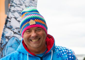 Rugbysta, pływak ekstremalny, pasjonat wyzwań. Piotr Biankowski gościem „Jestem z Pomorza”