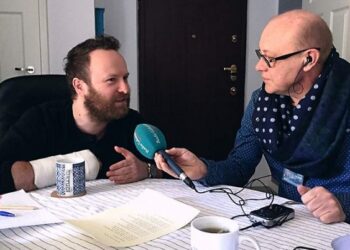 Przy Mariackiej w Gdańsku pracuje rzeźbiarz, który narodził się cztery razy. Właśnie powstał o nim film