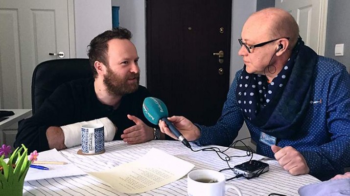 Przy Mariackiej w Gdańsku pracuje rzeźbiarz, który narodził się cztery razy. Właśnie powstał o nim film