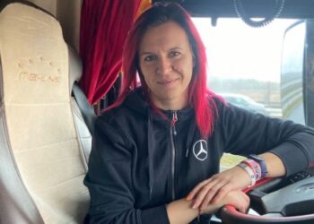 „Endżi” czuje się za kierownicą TIR-a jak ryba w wodzie. Co daje jej jazda tak potężnym pojazdem?