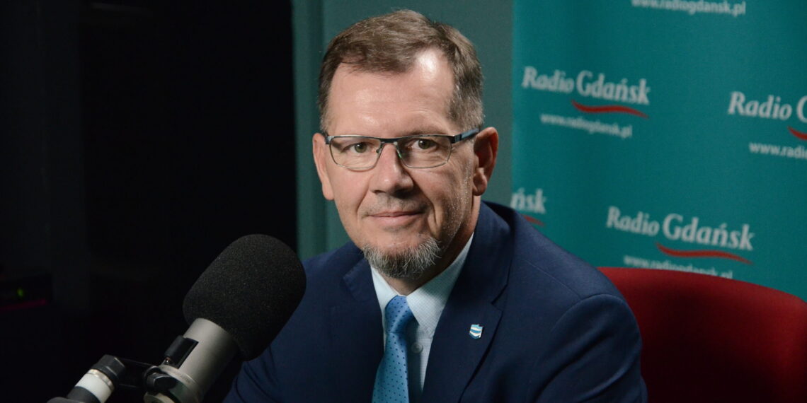 Gra na gitarze, chodzi po górach i przygotowuje torty. Andrzej Ryński ma wiele talentów