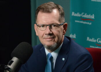 Gra na gitarze, chodzi po górach i przygotowuje torty. Andrzej Ryński ma wiele talentów