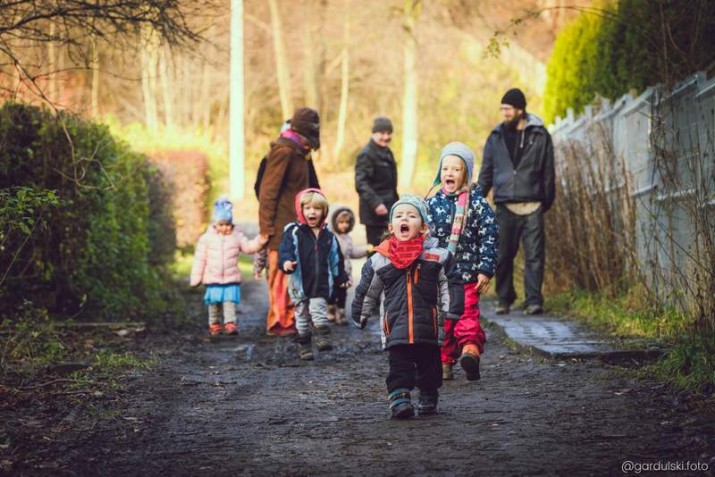 Przedszkole w jurcie, jurta w lesie. Moda na leśne przedszkola pojawia się w Polsce