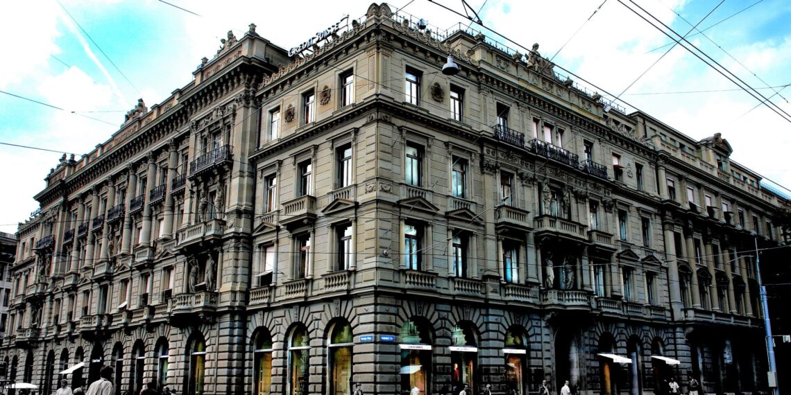 Kłopoty szwajcarskiego banku i ich wpływ na naszą sytuację. Eksperci tłumaczą, czy są powody do paniki