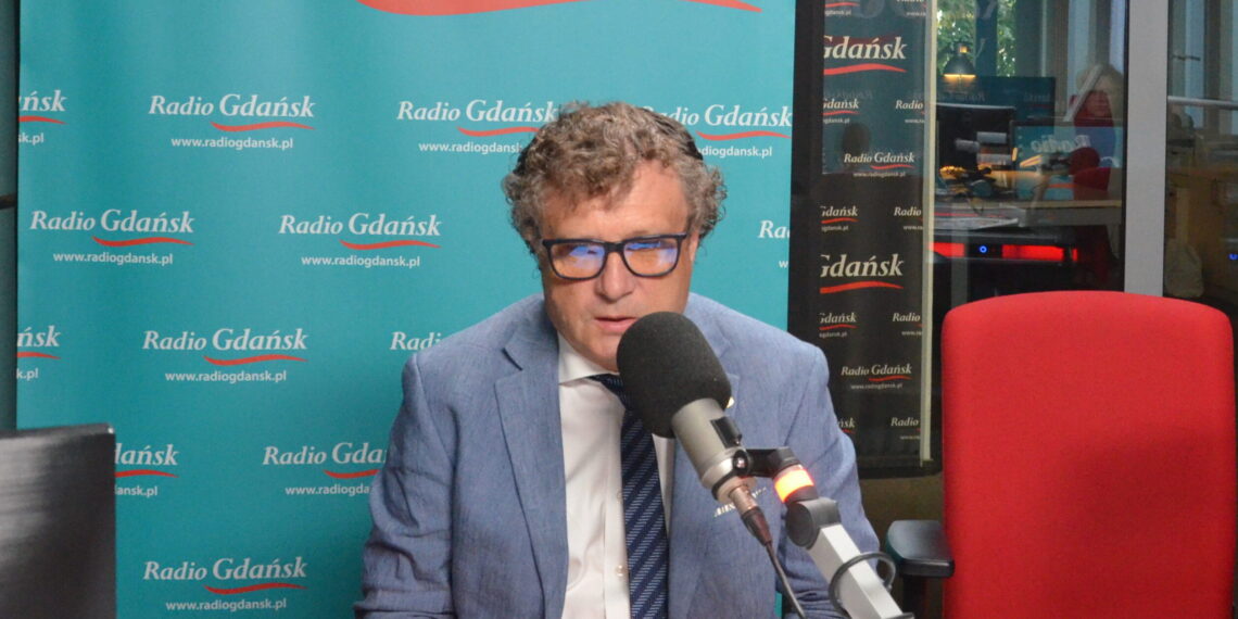 Jacek Karnowski odbył rekordową liczbę lotów. „Bardzo poważnie traktuję obowiązki”