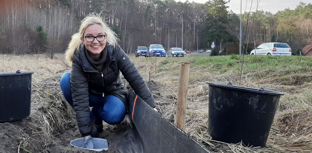Pomagają płazom przejść na drugą stronę jezdni. Nietypowa akcja gdańskich leśników