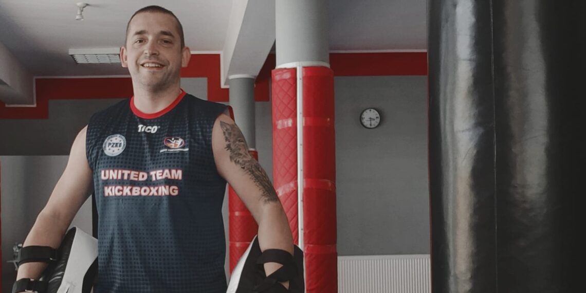 Wicemistrz Polski w kickboxingu, trener i… fotograf. Rozmawiamy z Tomaszem Hirszem