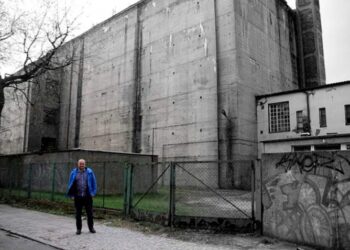 Miłośnik bunkrów i fortyfikacji Marcin Dobrzyński i wycieczka śladami  sensacyjnych wydarzeń w Gdańsku