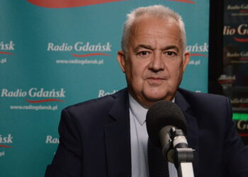 Powódź to zagrożenie epidemiologiczne. „Korzystajmy z wody butelkowanej”