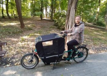 Dzicy Przyrodnicy zanurzeni w zieleni tczewskiego parku. Rozmowa o projekcie „Nurkuj w zielone”