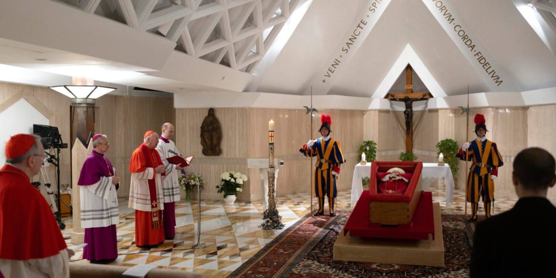 Sede vacante, czyli co się dzieje w Watykanie po śmierci papieża? [POSŁUCHAJ]