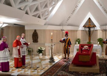 Sede vacante, czyli co się dzieje w Watykanie po śmierci papieża? [POSŁUCHAJ]