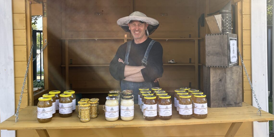 Inżynier ochrony środowiska i… pszczelarz z pasji. Marcin Panek i jego zielony Sopot
