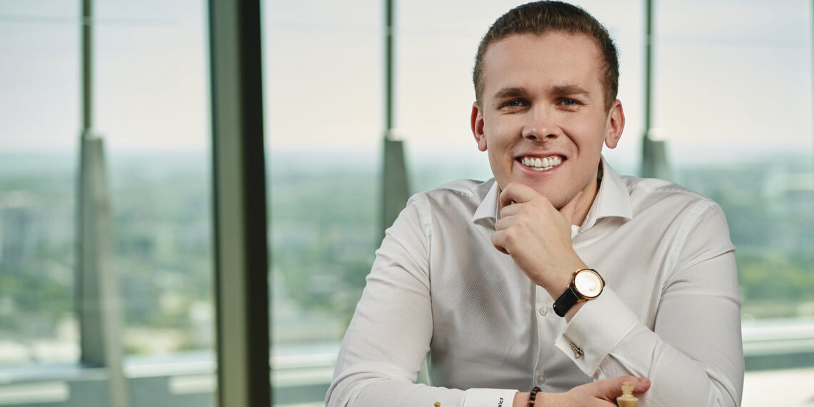 Rodzice coraz częściej wysyłają dzieci na szachy. To najbardziej cieszy Michała Kanarkiewicza