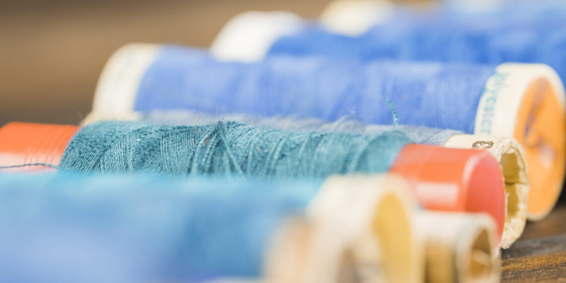 Zawód, który powoli odchodzi do lamusa. Posłuchaj dokumentu „Krawiec”