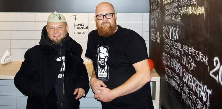 Pan Baleron jest dośc spory, ale organizuje „najmniejszy koncert świata”. Bilety idą jak woda nawet po 450 złotych