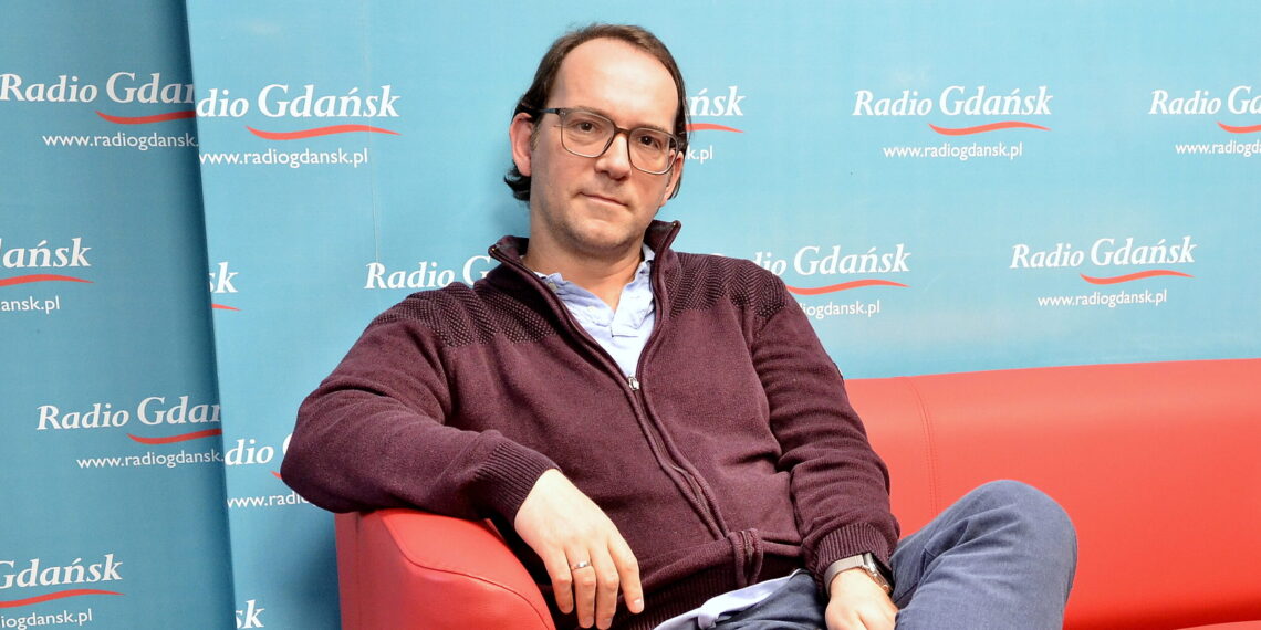 Ręce dr. Pawła Kabaty są ciągle zajęte. Gdy nie trzyma skalpela, pisze, a w wolnym czasie sięga po pałeczki perkusyjne