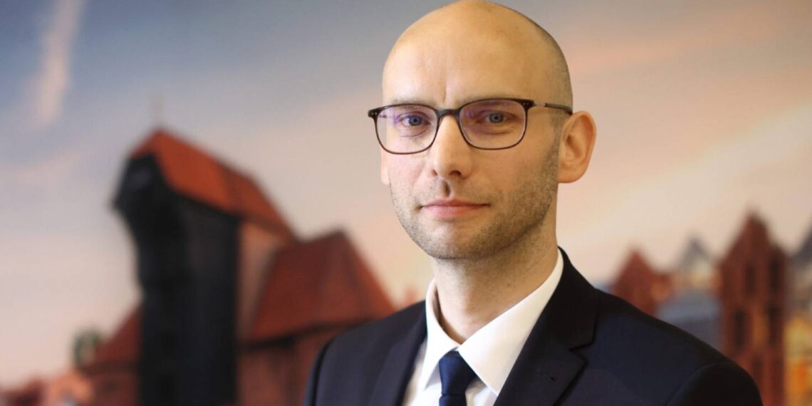 Nowe zasady zbiórki tekstyliów generują problemy. Ekspert wskazuje na kolejny