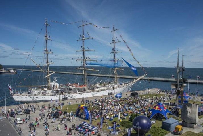 RedBull SlackShip fot. Lukasz Nazdraczew Red BUll Content Pool