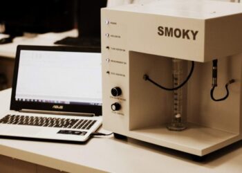 Dziki rynek e-papierosów powoli się cywilizuje. Pomagają w tym badacze z Gdyni