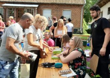 „Miłość pod naszym niebem” i konfitury truskawkowo-miętowe dobre na lato