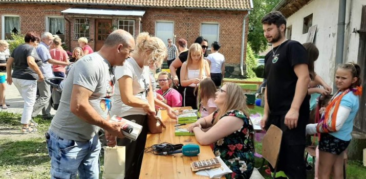 „Miłość pod naszym niebem” i konfitury truskawkowo-miętowe dobre na lato