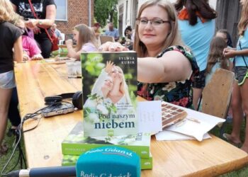 ’- Gabrysia urodziła się o 21.37. To dla mnie bardzo symboliczne – mówi autorka książki „Pod naszym niebem”