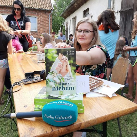 ’- Gabrysia urodziła się o 21.37. To dla mnie bardzo symboliczne – mówi autorka książki „Pod naszym niebem”