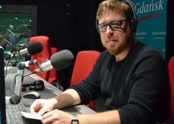 Spotkanie ze znanym poetą poprowadzi sztuczna inteligencja. W dodatku z tytułem profesora