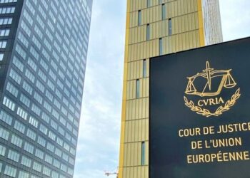 Kredyt nie może być już obciążony dodatkowymi opłatami. Specjaliści: to bardzo ważny wyrok