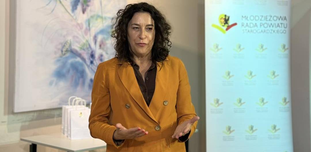 Młodzi też mają głos! Młodzieżowa Rada Powiatu Starogardzkiego świeci przykładem. Starosta: „To fantastyczna organizacja”