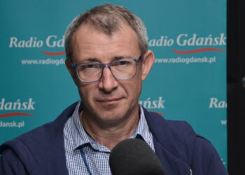 Neuorobiolog: „Niepewne czasy, w których żyjemy, sprzyjają powstawaniu teorii spiskowych”