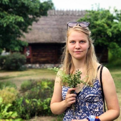 Po zioła lepiej wyjść na łąkę lub pod blok, niż do sklepu – dzika kuchnia Katarzyny Banaś