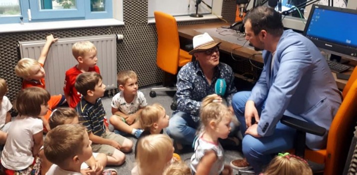 Brzmi to niewiarygodnie, ale za pieniądze unijne kupił skrzynię do przecinania ludzi na pół