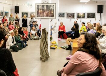 Kobiety, które poszły na „Ciałość” w fotografii Katarzyny Gapskiej