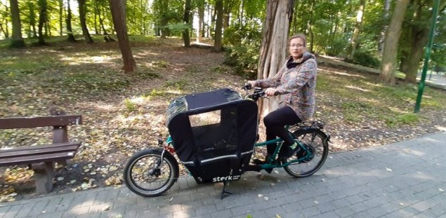 Rower Joanny Sadowskiej do wożenia dzieci i towarów