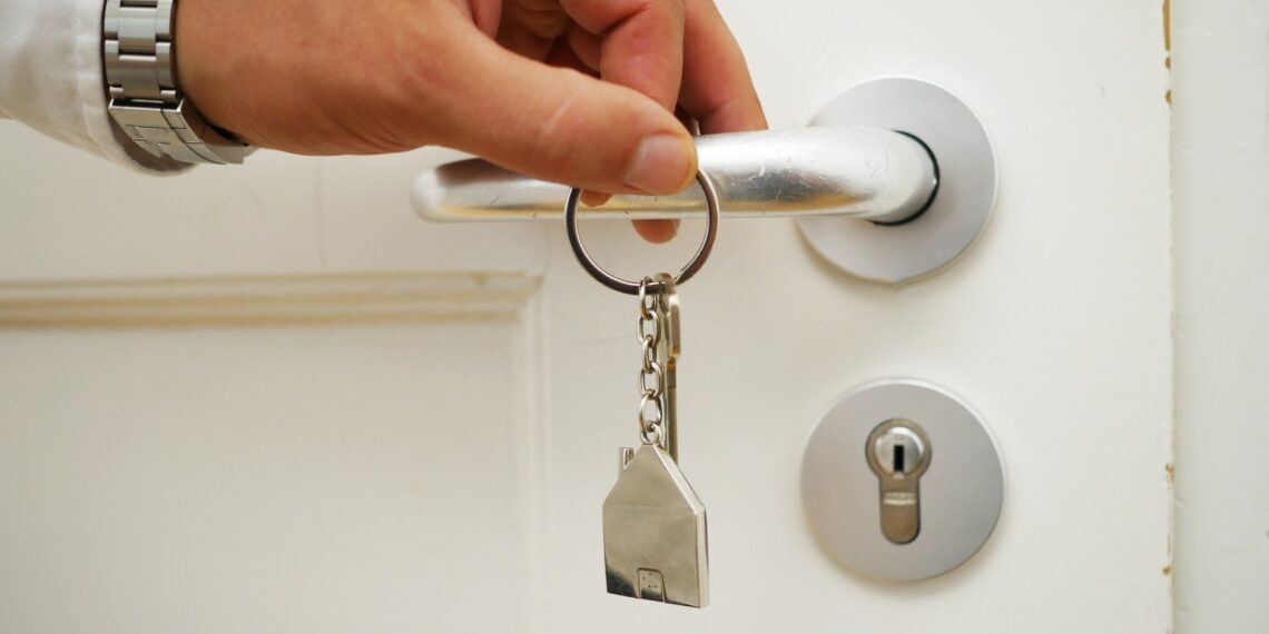 Kredyt 2 proc. na pierwsze mieszkanie coraz bliżej. Eksperci: „Młodym trzeba pomagać”