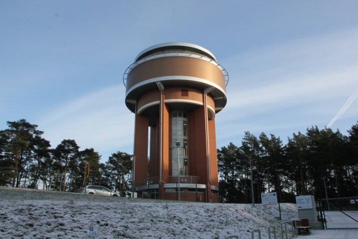 Kazimierz w kropki. W Gdańsku testowana jest innowacyjna metoda ochrony ptaków przed kolizją z szybami