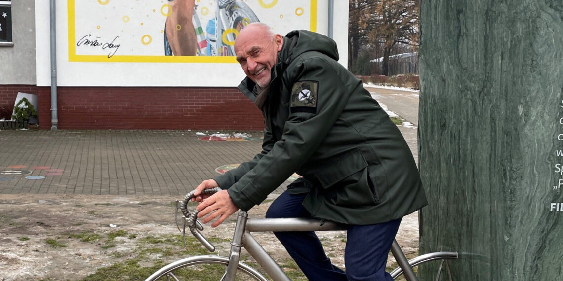O miłości do roweru i czerpaniu siły do walki z trudnych sytuacji opowiada kolarz Czesław Lang