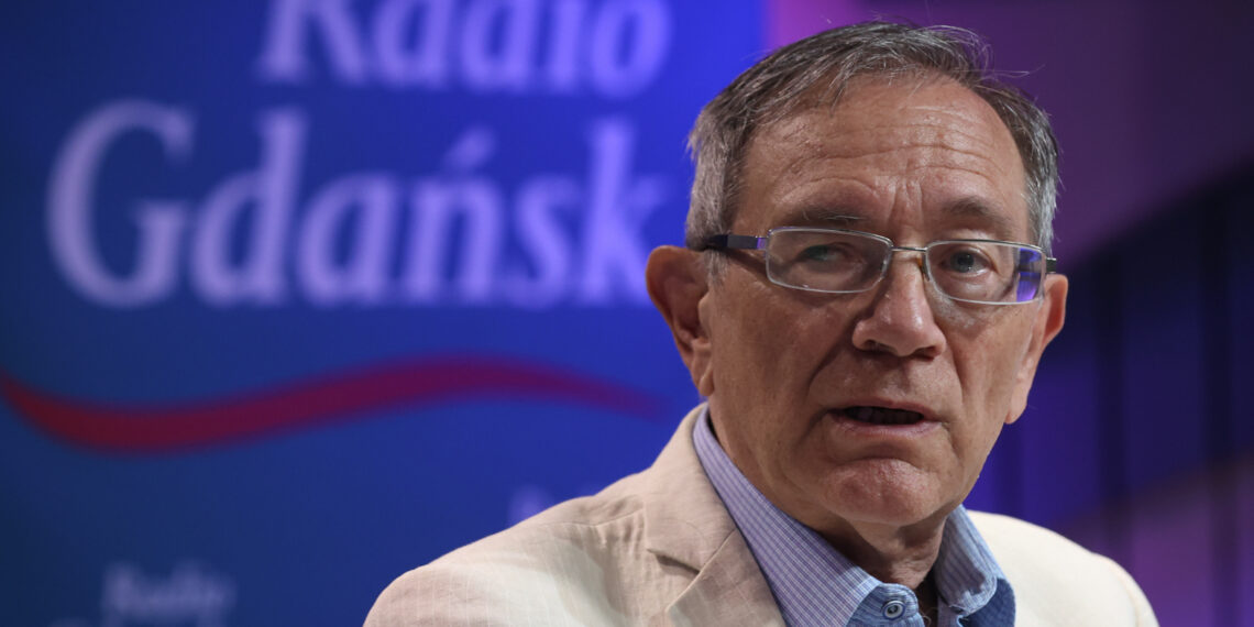 Zakłócenia w transporcie morskim i ich wpływ na nasze portfele. Posłuchaj rozmowy z prof. Grzybowskim