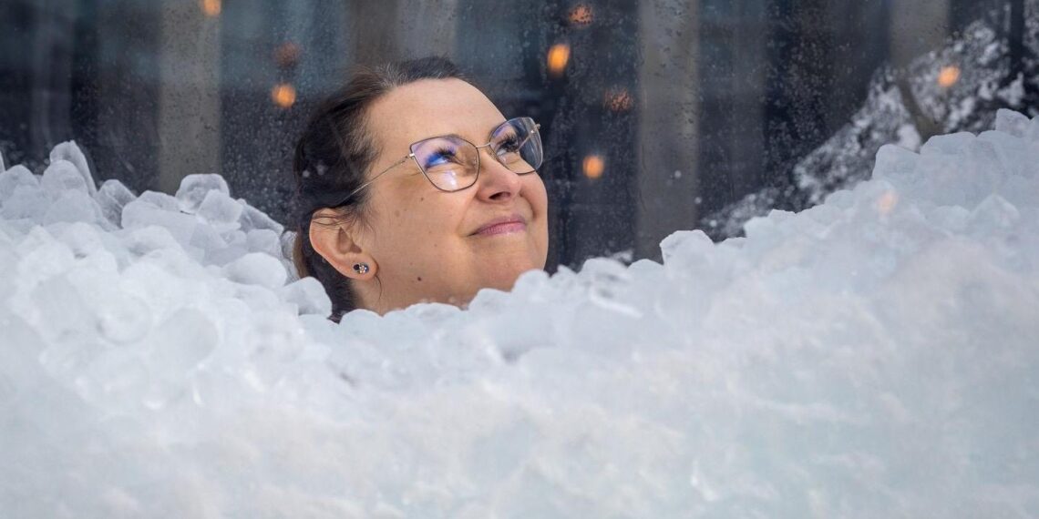 Maria Bodaj tak się zasiedziała w skrzyni z lodem, że jej nazwisko trafi do Księgi Rekordów Guinnessa