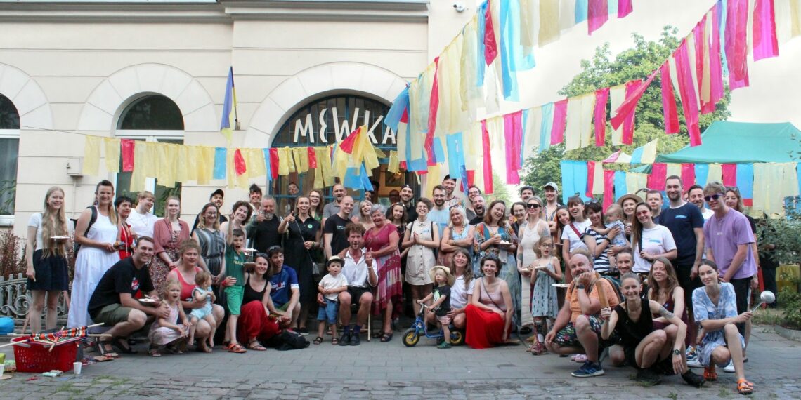 Ciasna ale własna. Galeria Społecznie Zaangażowana na 24 metrach kwadratowych