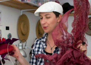 „Po co ci to? To wymierający zawód!” – mówili. Ona postawiła na swoim i ma własną pracownię kapeluszy