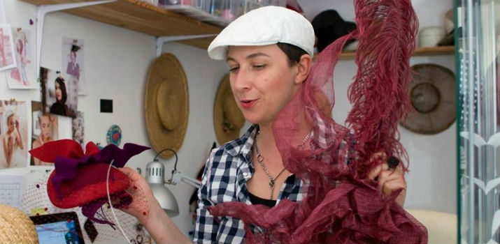 „Po co ci to? To wymierający zawód!” – mówili. Ona postawiła na swoim i ma własną pracownię kapeluszy