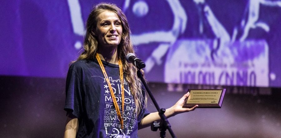 Jak się jedzie z kotem na rowerze? Patent Oli Mae ze Skórcza zasłużył na burzę oklasków